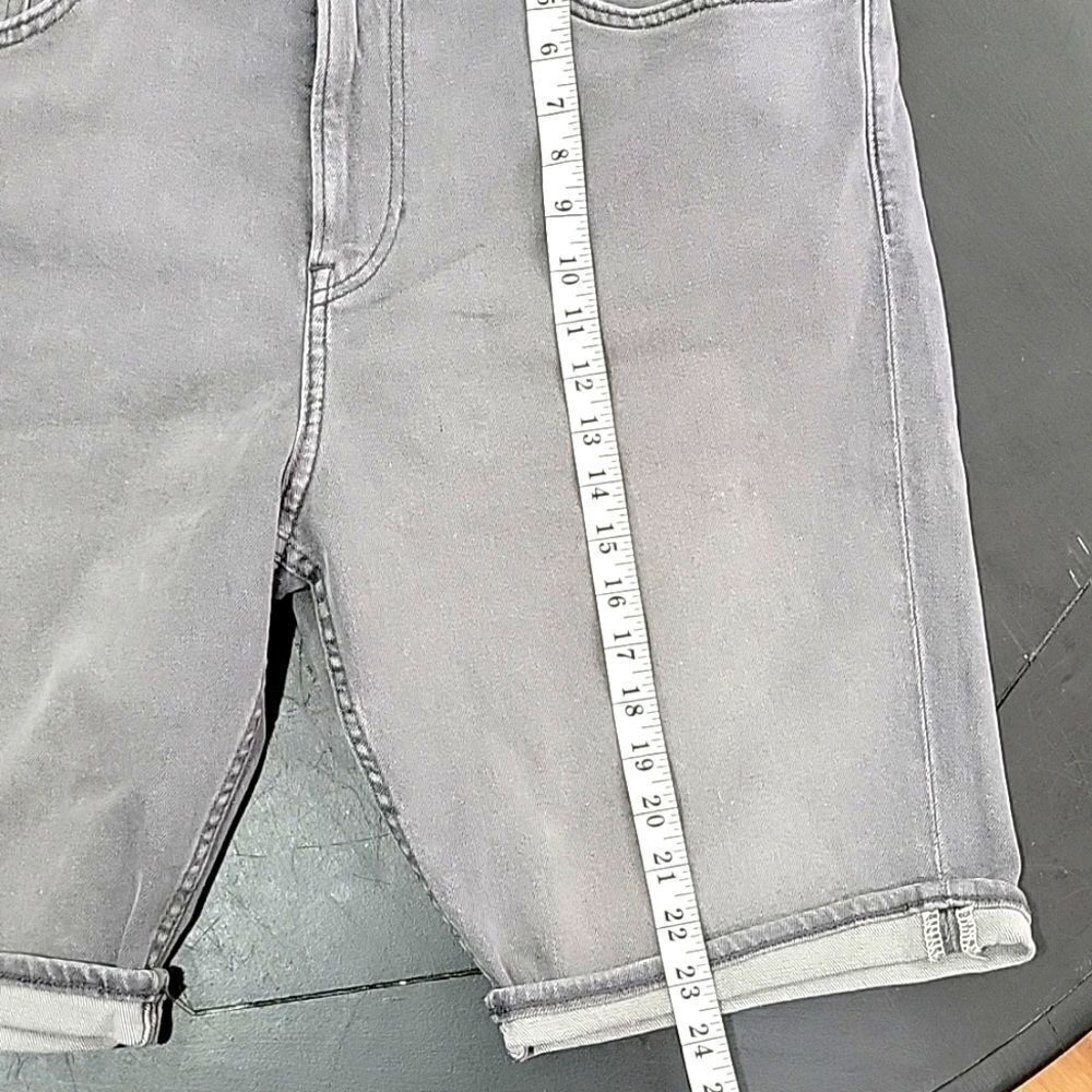H&M.. denim slim fit shorts.. - Picture 12 of 12